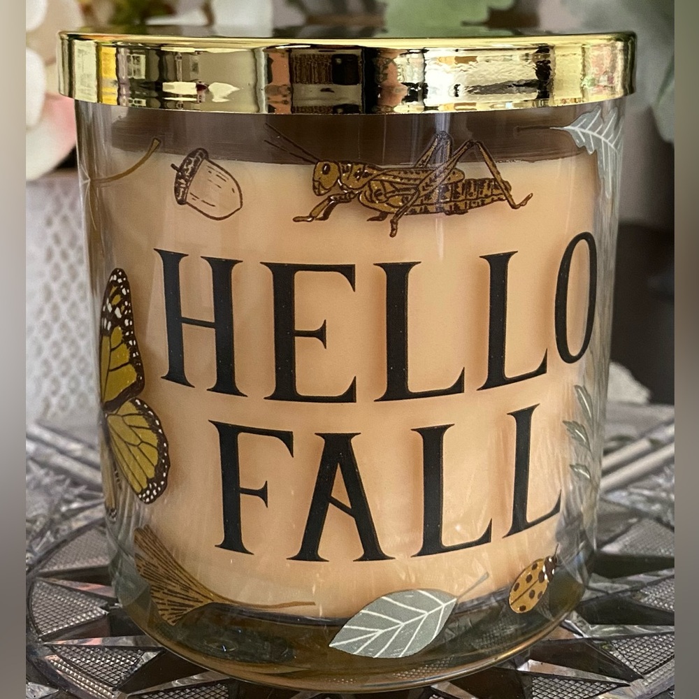 🆕🍁 CELEBRATE TOGETHER “FALLING LEAVES” 3-WICK SCENTED CANDLE. NEW. (13.3 oz) - Picture 2 of 10